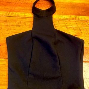 Phun Xin Fashion Trends Black Backless/Sleeveless Top